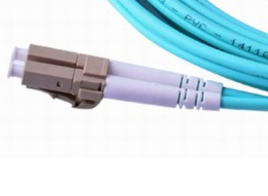 Verbindungskabel lc lc OM3/OM4 3Meter 10 Gigabit-Duplex PVC in mehreren Betriebsarten LSZH