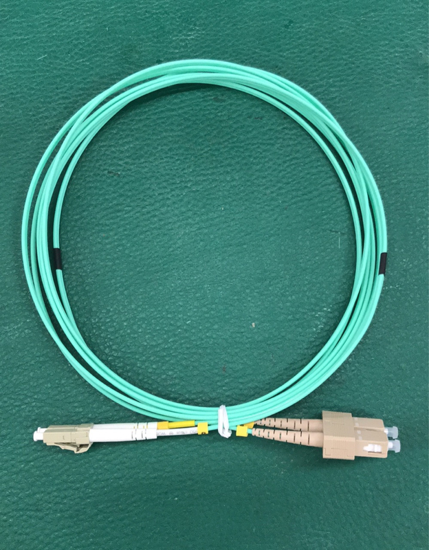 Aqua Fiber Patch Cable in mehreren Betriebsarten LC LC betreiben des Durchmessers Verbindungskabel-OM3-300 2.0mm